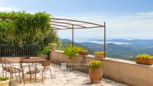 Villa de charme avec piscine et vue