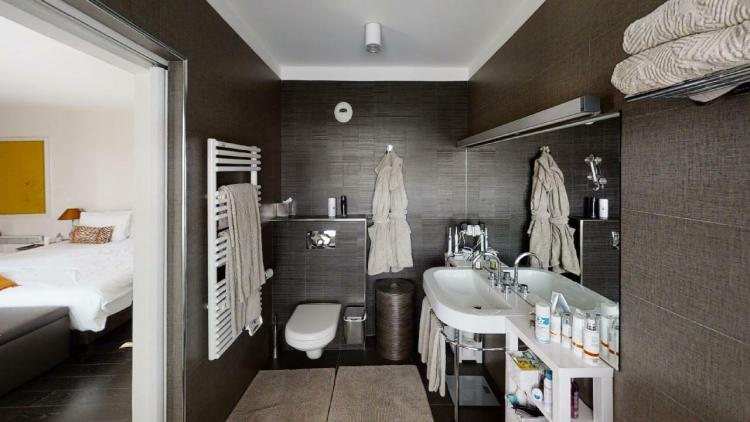 b20dK_inspi-9-bathroom-2--1621328751.jpg