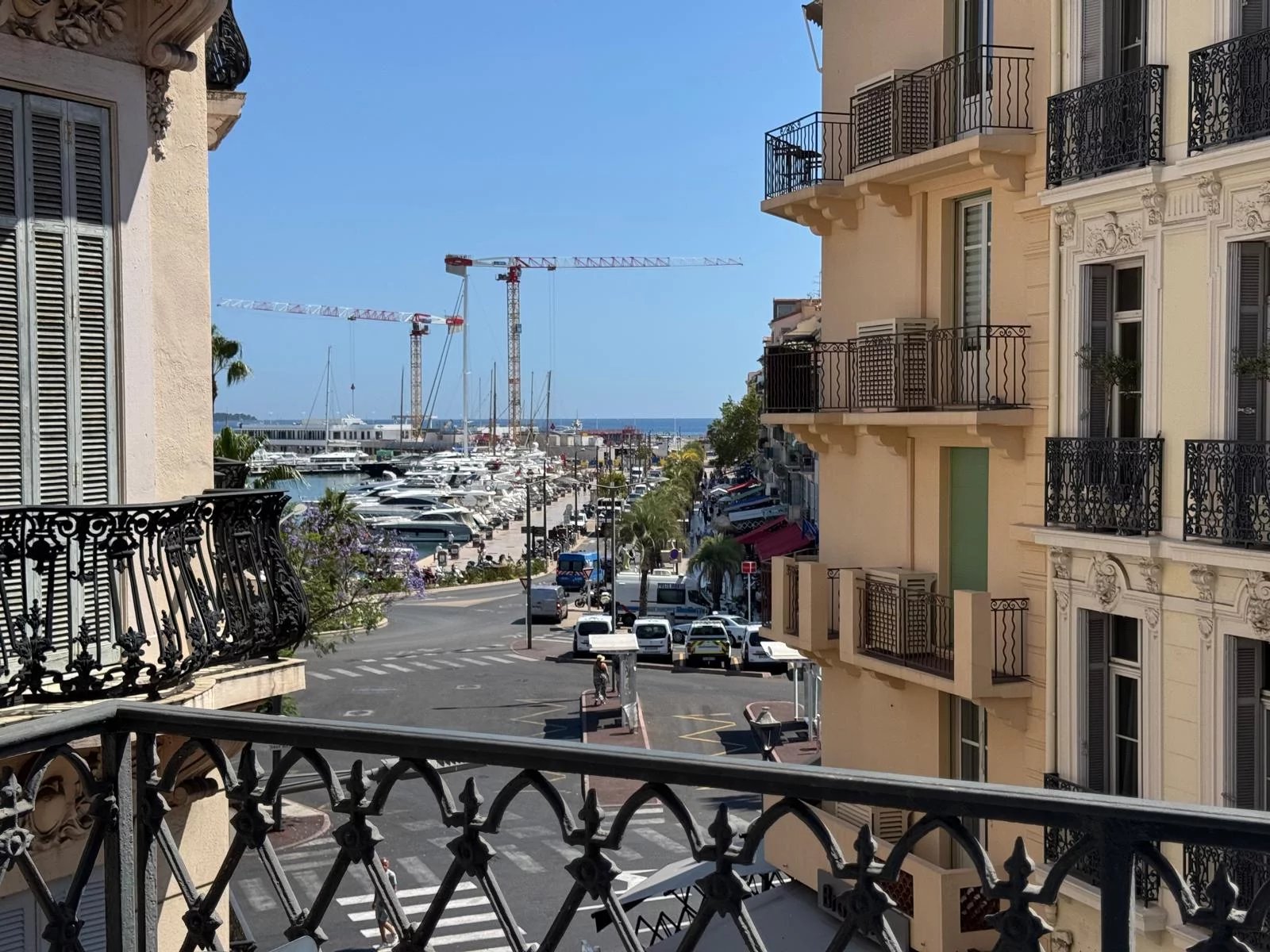CANNES FORVILLE PALAIS 4P balcon vue mer