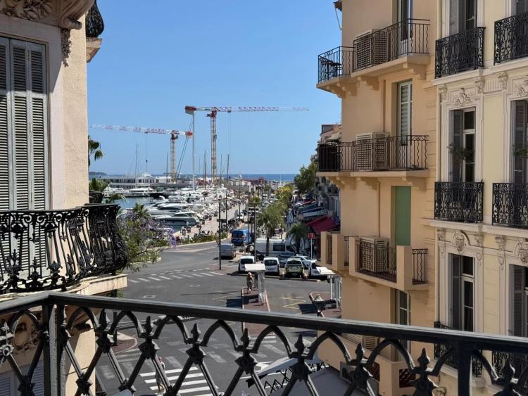 CANNES FORVILLE PALAIS 4P balcon vue mer