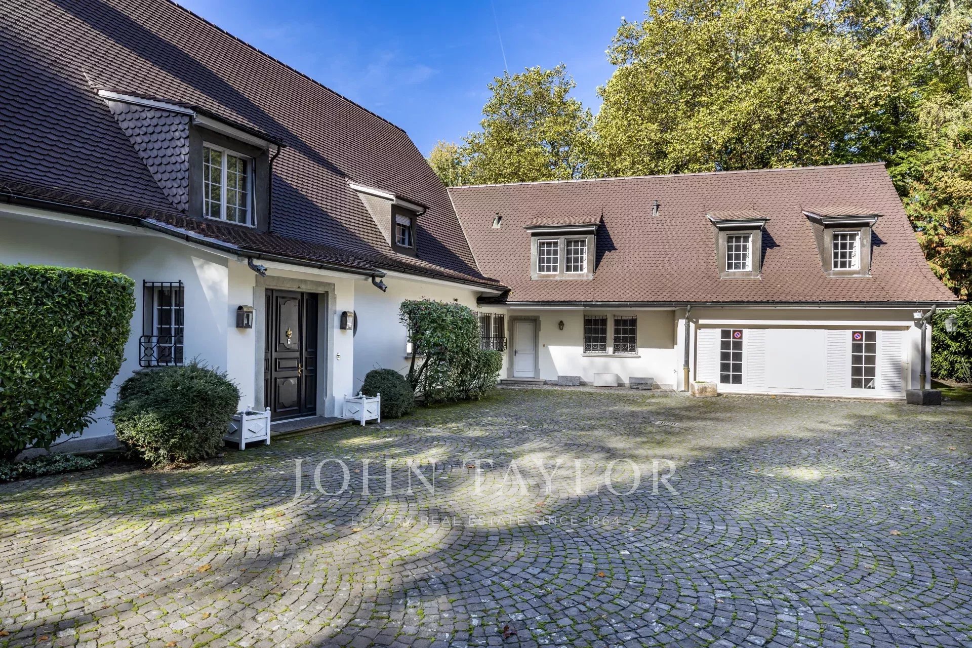 House for sale in Jouxtens-Mézery, Switzerland