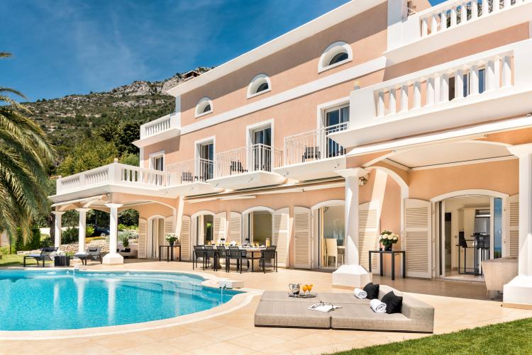 BpXnE_villa-monaco-01-min-1646045252.jpg