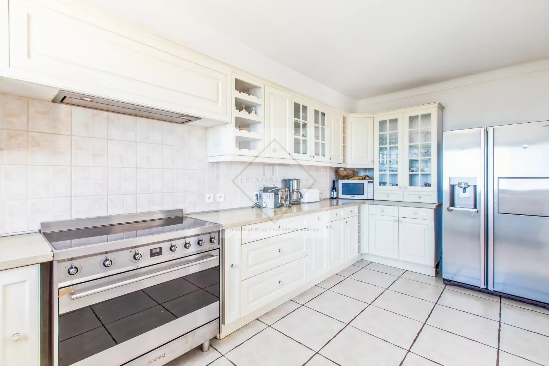 COUP DE CŒUR ASSURÉ – VILLA D’EXCEPTION AVEC VUE MER PANORAMIQUE À 180°