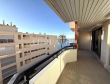 En exclusivité deux pièces avec terrasse, vue mer et parking, dans le splendide quartier résidentiel de Garavan