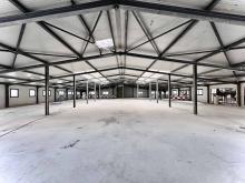 Halle industrielle de 2350 m2 à vendre à Sion région