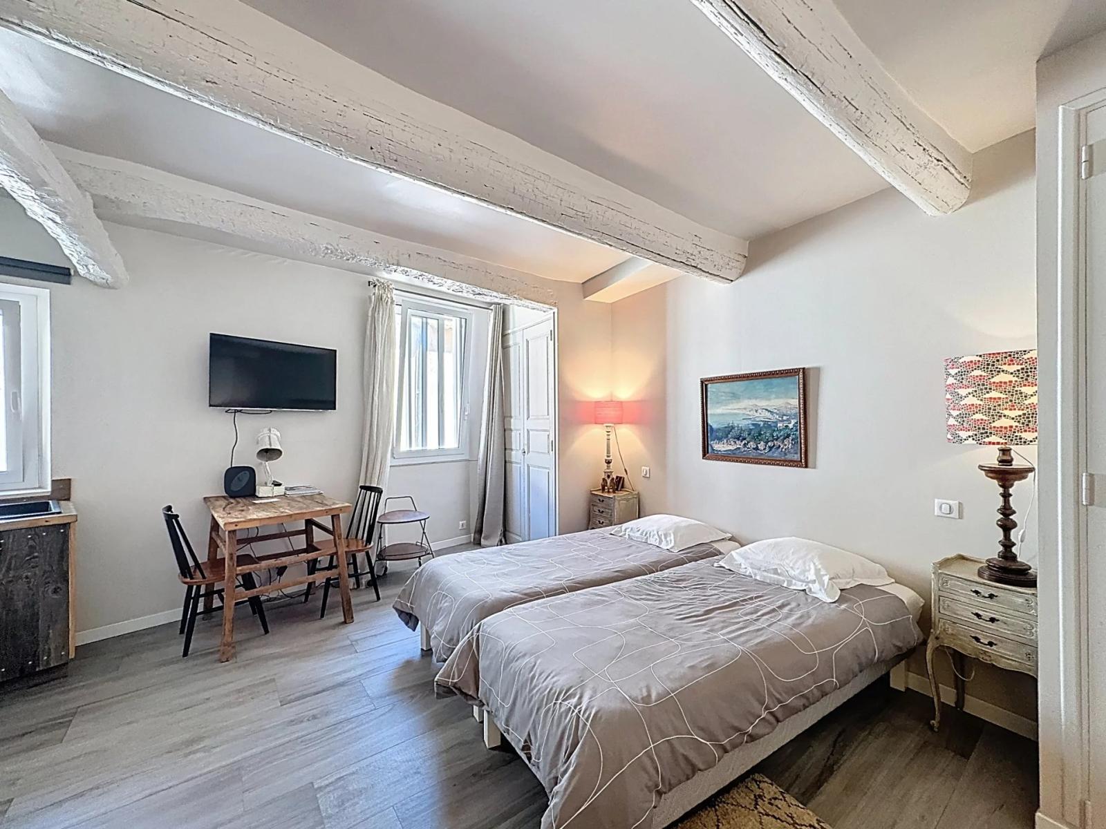 CANNES - SUQUET - Immeuble 3 Appartements