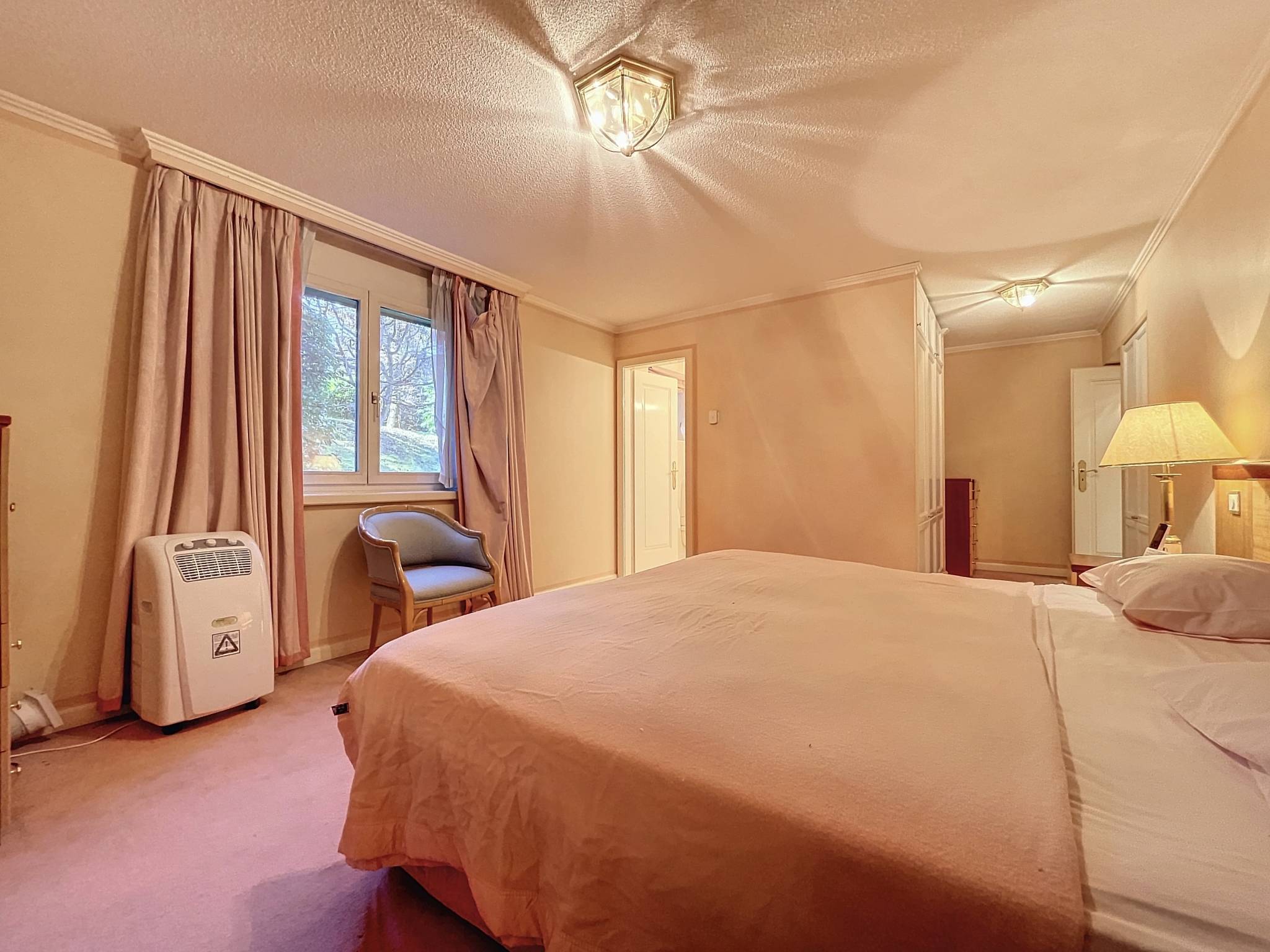 Opportunité, 4 appartements à rénover au bord du lac