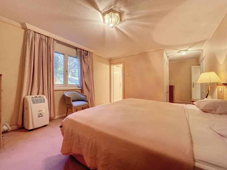 Opportunité, 4 appartements à rénover au bord du lac