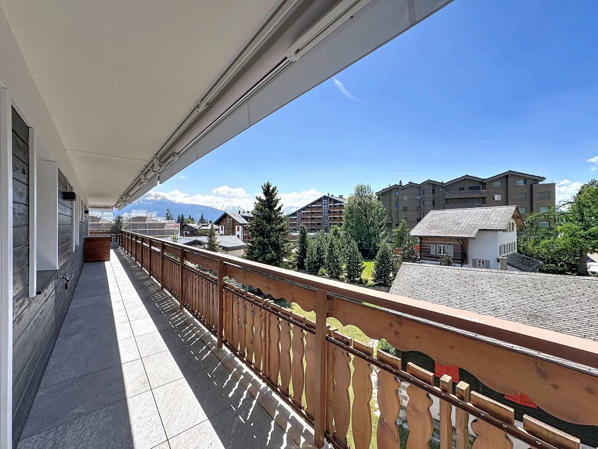 Situation exceptionnelle au cœur de Crans avec vue panoramique