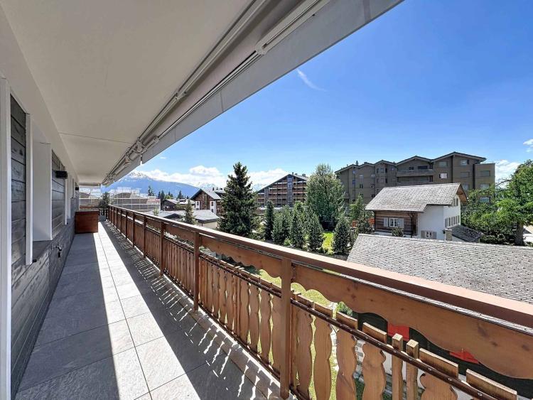 Situation exceptionnelle au cœur de Crans avec vue panoramique