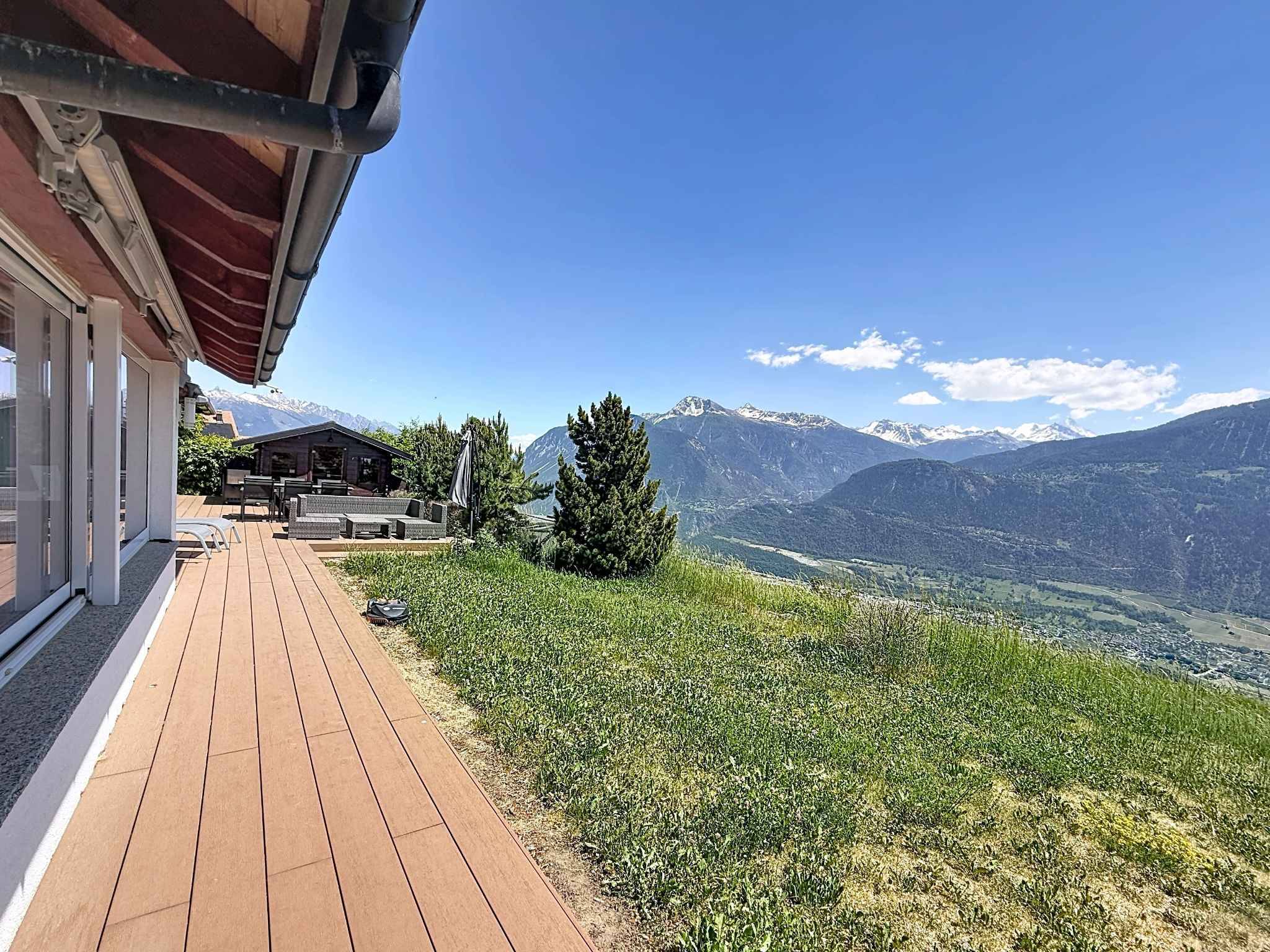 Splendide villa individuelle avec vue panoramique et dépendance
