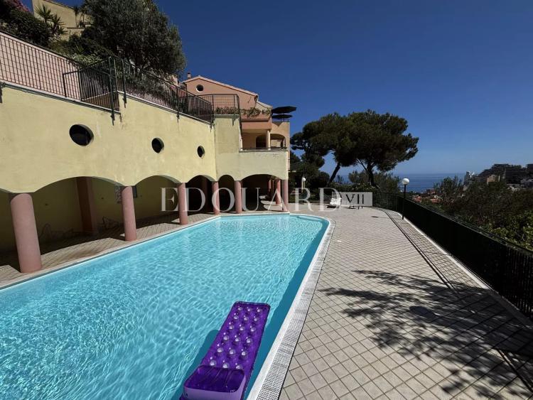 En exclusivité superbe trois pièces avec deux grandes terrasses et parking, limitrophe la Principauté de Monaco
