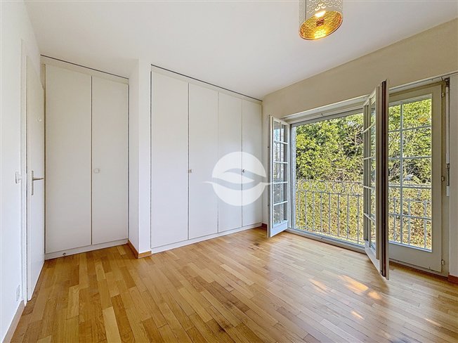 Hervorragende luxuriöse Doppelvilla von 7,5 Fuß mit Festmachboje