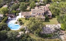 Élégante villa dans le domaine de Terre Blanche.