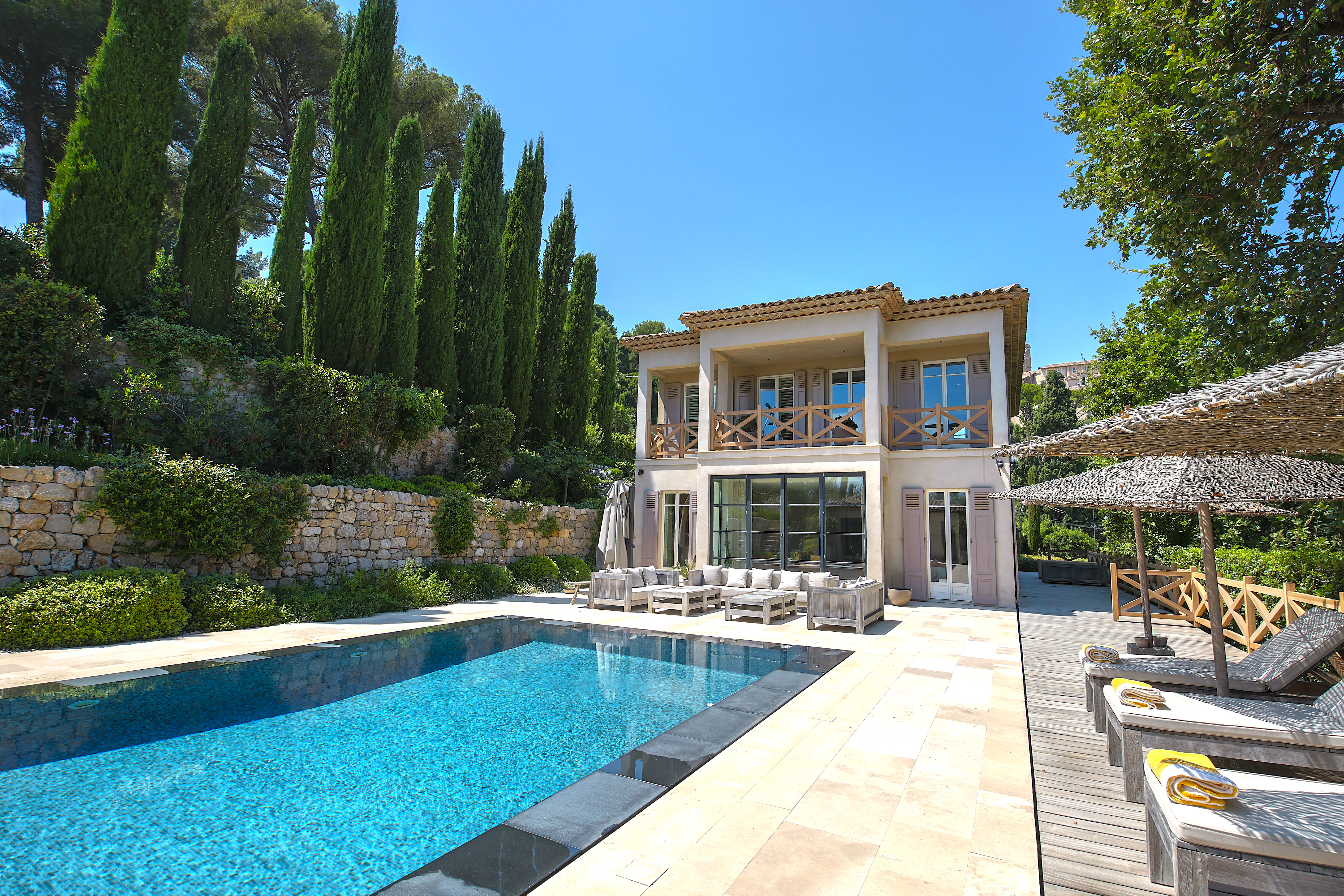 EAqM8_villa-mougins02-1726749111.jpg