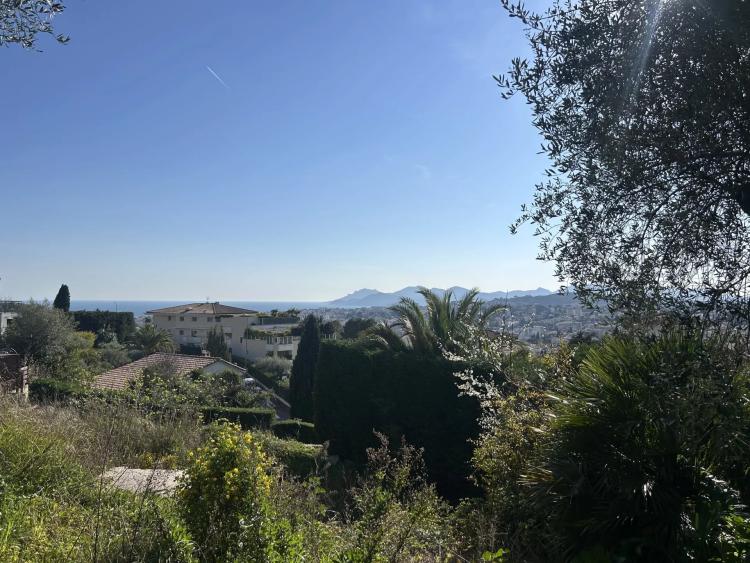 TERRAIN AVEC PERMIS PURGÉ
