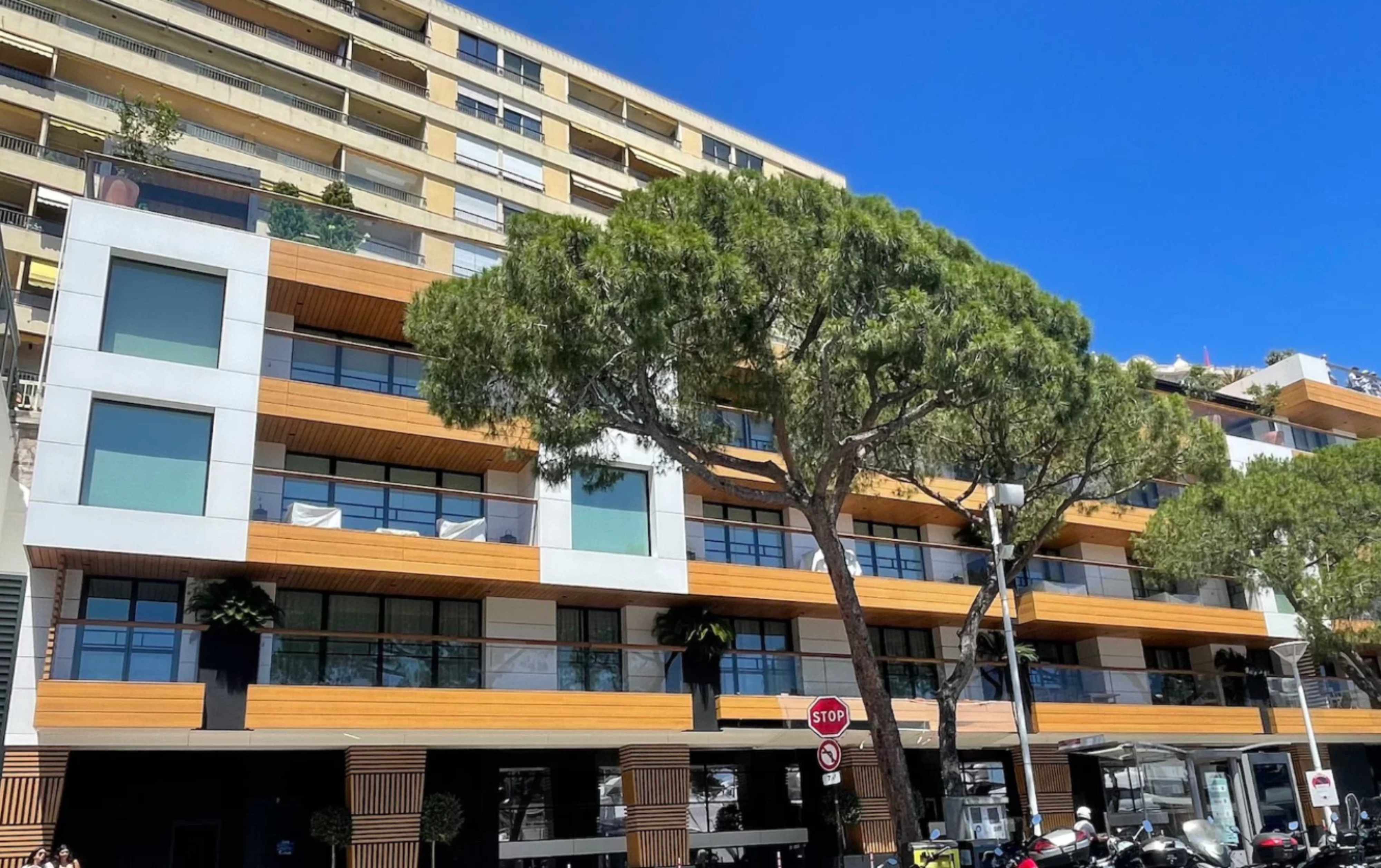 PORT HERCULE: bureau de 25m2 en location