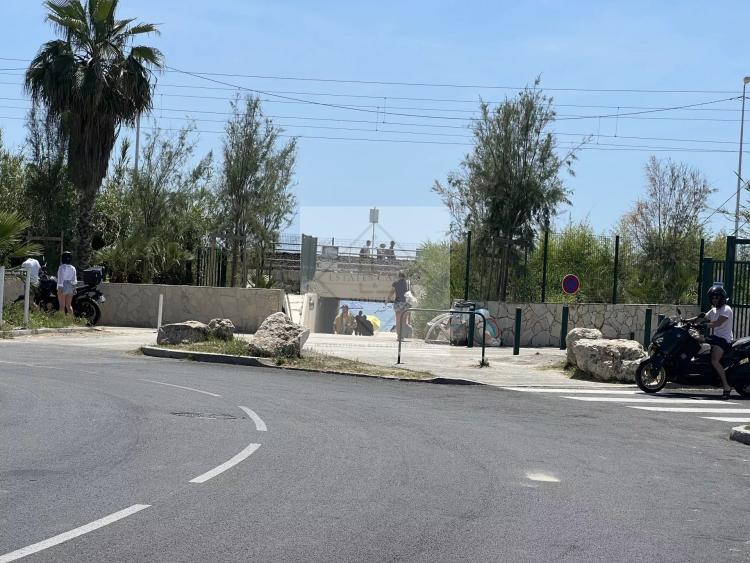 3P neuf dernier etage - proche plage à Juan-les-Pins !
