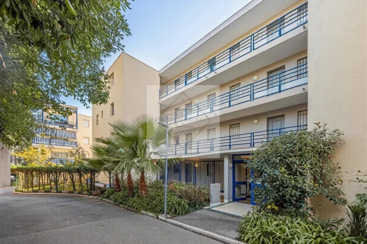 Appartement T2 à Cannes – Terrasse, piscine et résidence sécurisée