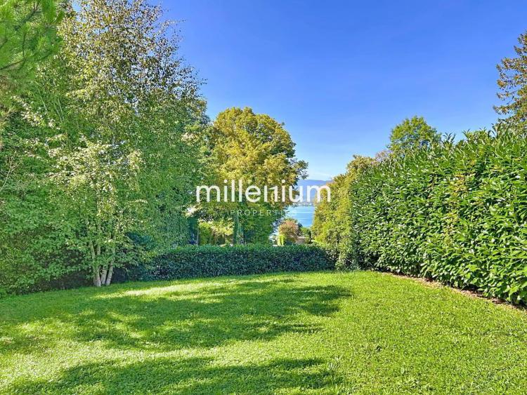 Villa familiale avec terrasse sur le toit et vue Lac