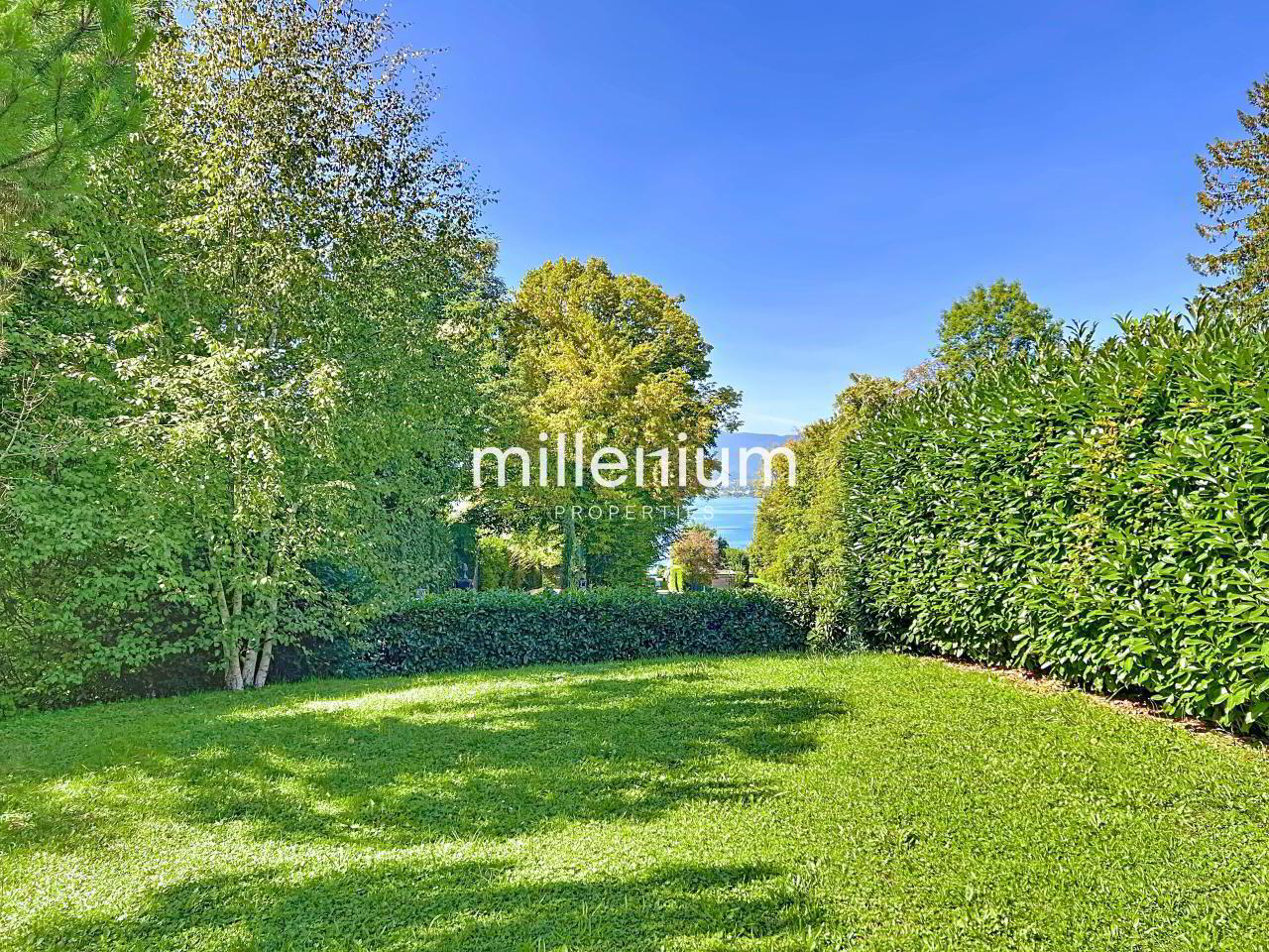 Villa familiale avec terrasse sur le toit et vue Lac