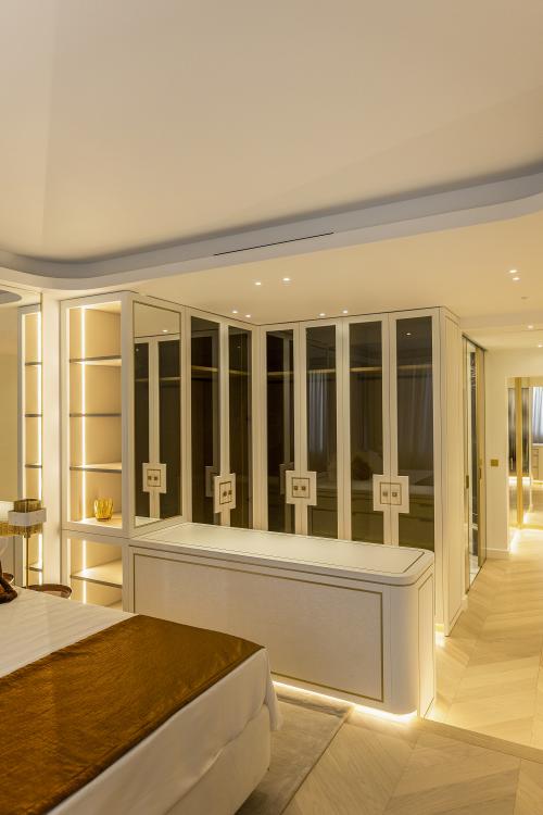 FONTVIEILLE - GRAND APPARTEMENT VU SUR LE PORT - GIORGIONE
