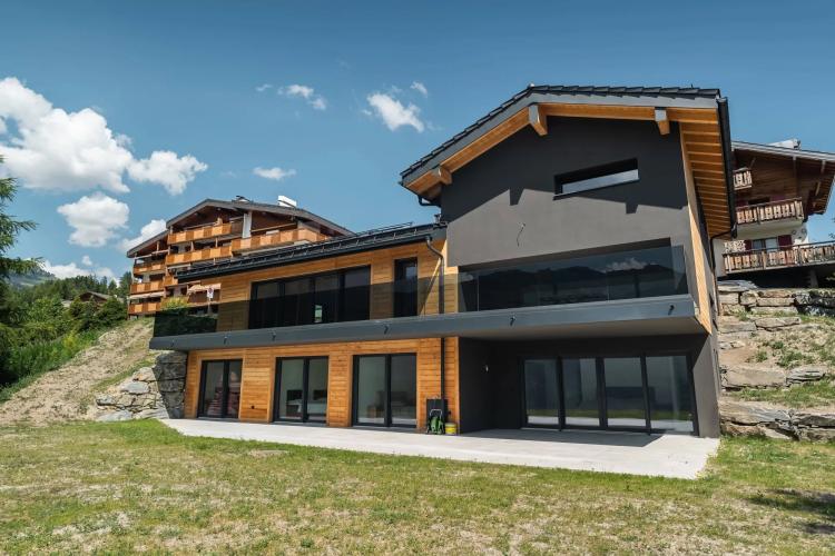 Nouveau Chalet à Crans Montana Avec Vue Panoramique.