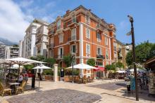 Grande Cave centre Condamine