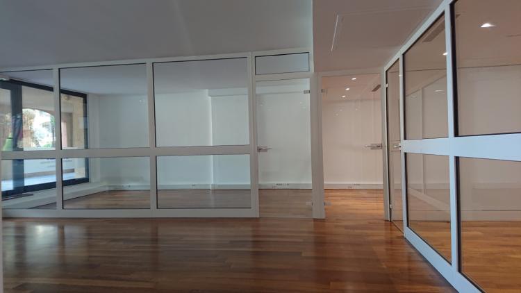 hC9l4_entree-acces-3-bureaux-cloisonnes-moyen--1688631816.jpg
