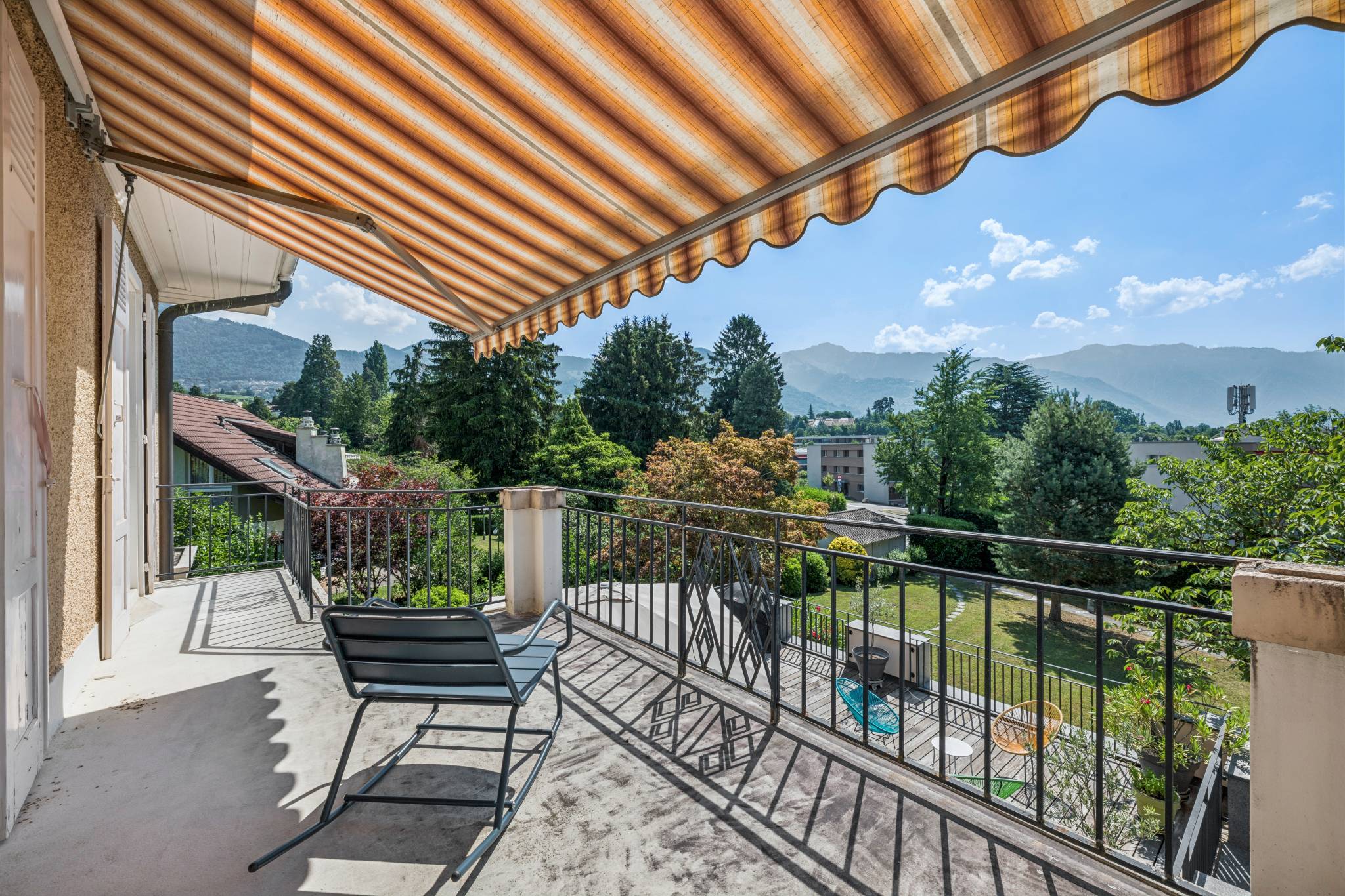 Villa de maître 13 pièces avec appartement indépendant, vue lac et montagnes