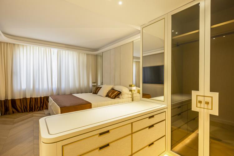 FONTVIEILLE - GRAND APPARTEMENT VU SUR LE PORT - GIORGIONE