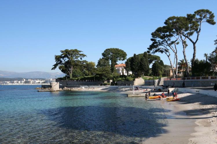 iD5yz_plage-des-ondes-sur-le-cap-d-antibes-9-1712070697.jpg