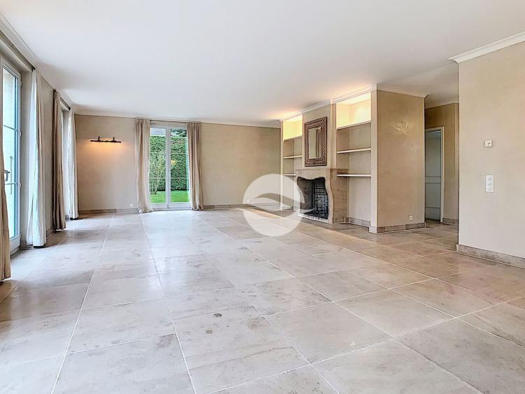 Magnifique villa individuelle avec 4 chambres et piscine