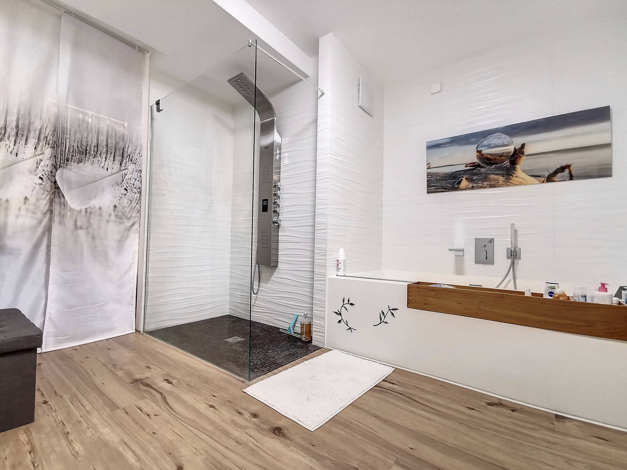 Unique ! Spacieux appartement de 3,5 pièces avec jardin, pieds dans l'eau