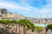 Spacieux 2-Pièces en première ligne du Port Hercule