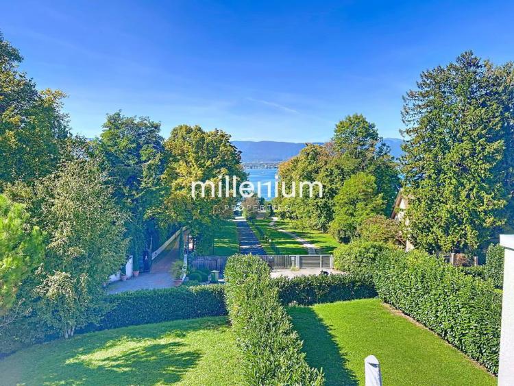 Villa familiale avec terrasse sur le toit et vue Lac