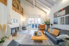 Spacieux duplex en attique de 235 m² entièrement rénové