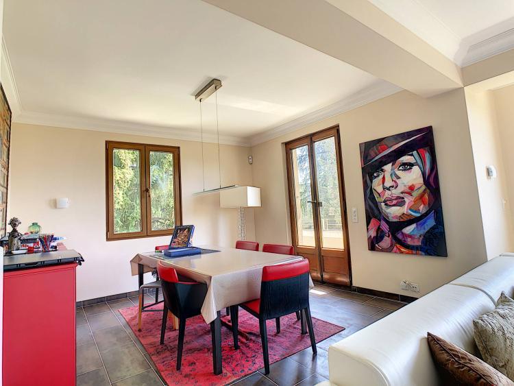 EN EXCLUSIVITÉ ! Villa individuelle de 6.5 pièces avec vue sur le lac