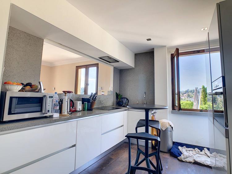 EN EXCLUSIVITÉ ! Villa individuelle de 6.5 pièces avec vue sur le lac