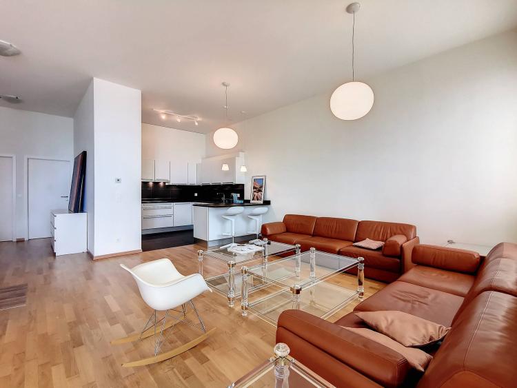 Appartement de 3.5 pièces avec vue spectaculaire sur le lac
