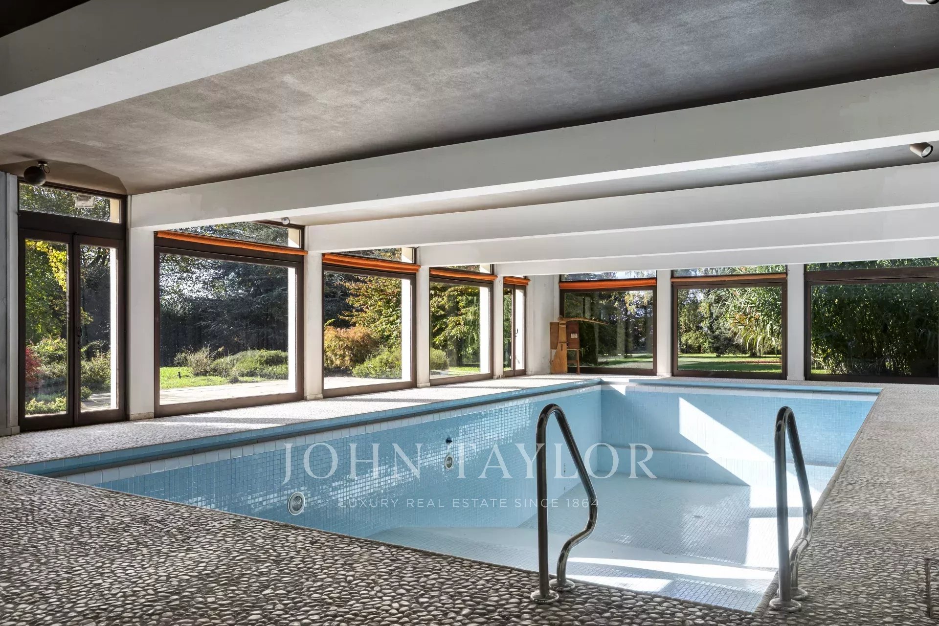 House for sale in Jouxtens-Mézery, Switzerland