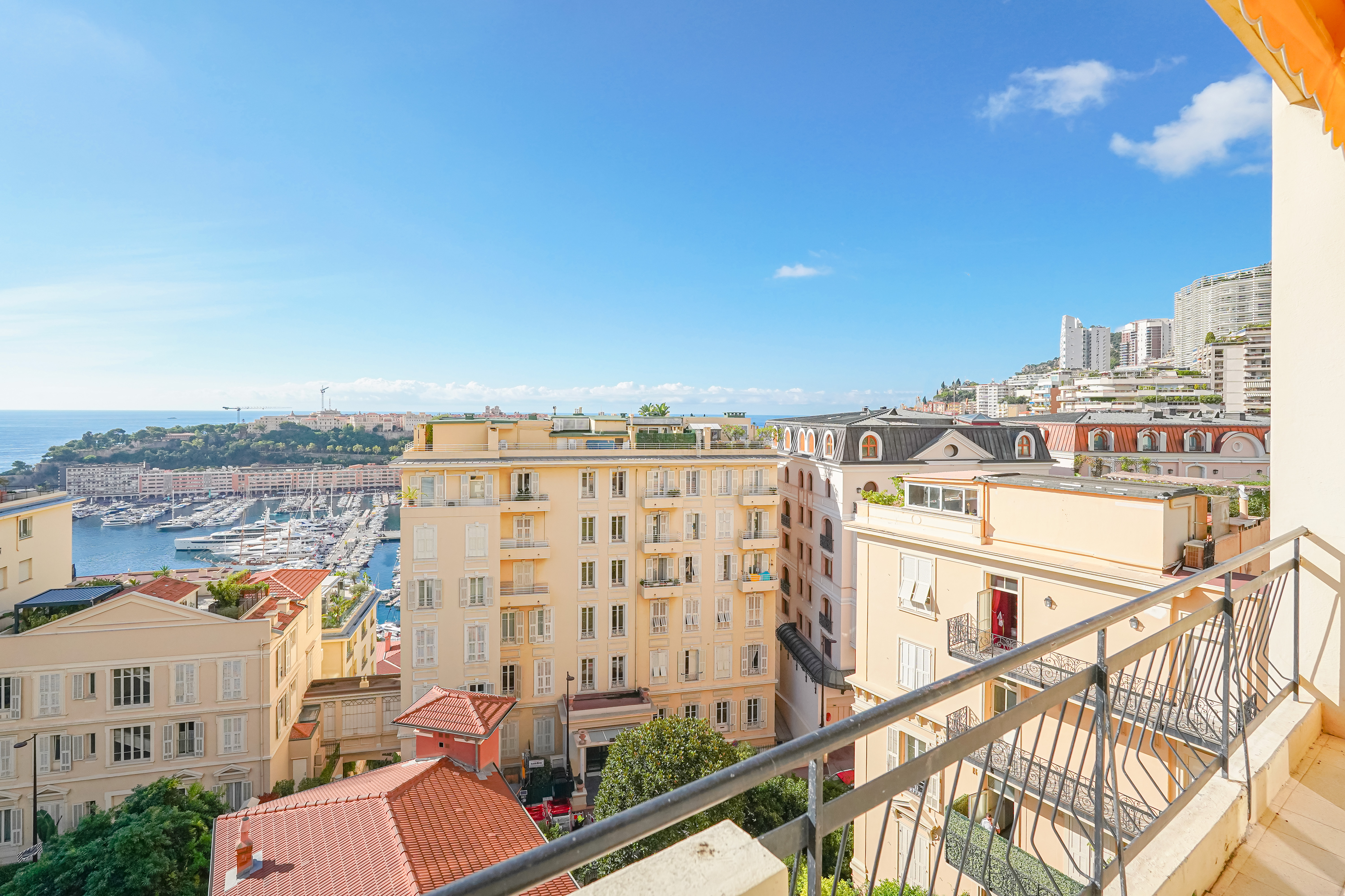 MONTE-CARLO - CENTRE - BOURGEOIS 3 PIÈCES - VUE MER