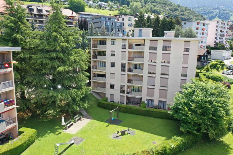 Au dernier étage, appartement de 3.5 pièces avec vue lac
