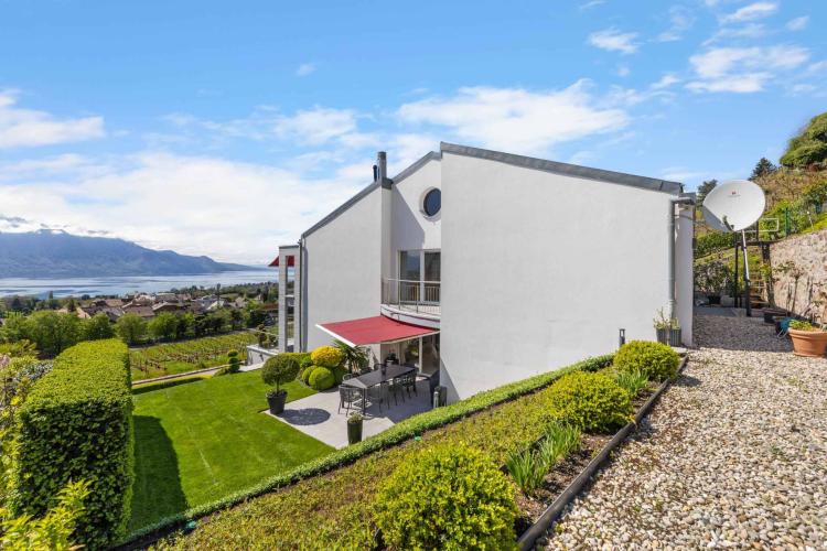 Élégante propriété contemporaine avec vue panoramique sur le Léman