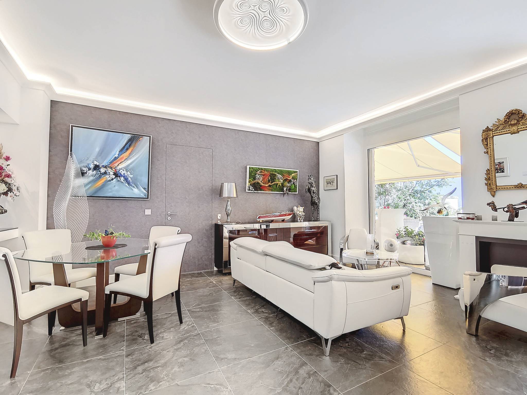 Unique ! Spacieux appartement de 3,5 pièces avec jardin, pieds dans l'eau
