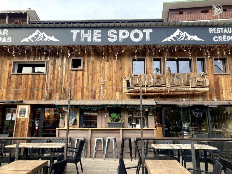 L3Pum_the-spot-facade-2-1694594816.jpg