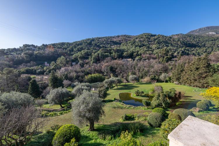 Lo0bD_img-1949-1767800462.jpg