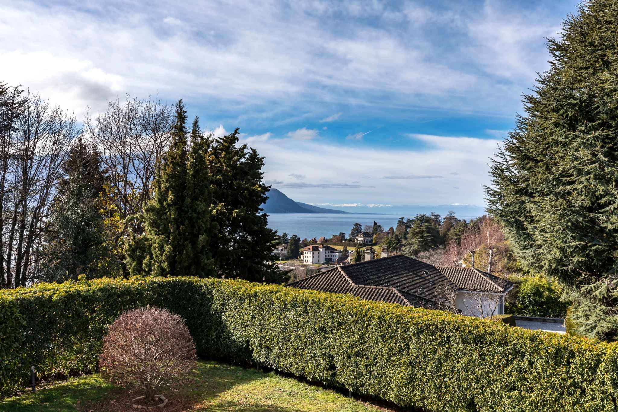 Splendide propriété d'environ 340 m² située dans un quartier très recherché !