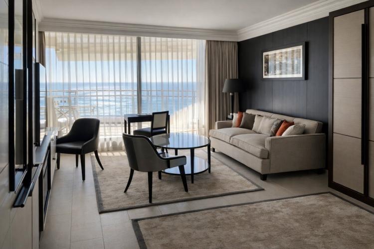 ma7JK_salon-moderne-vue-mer-vcb-1--1775922458.jpg