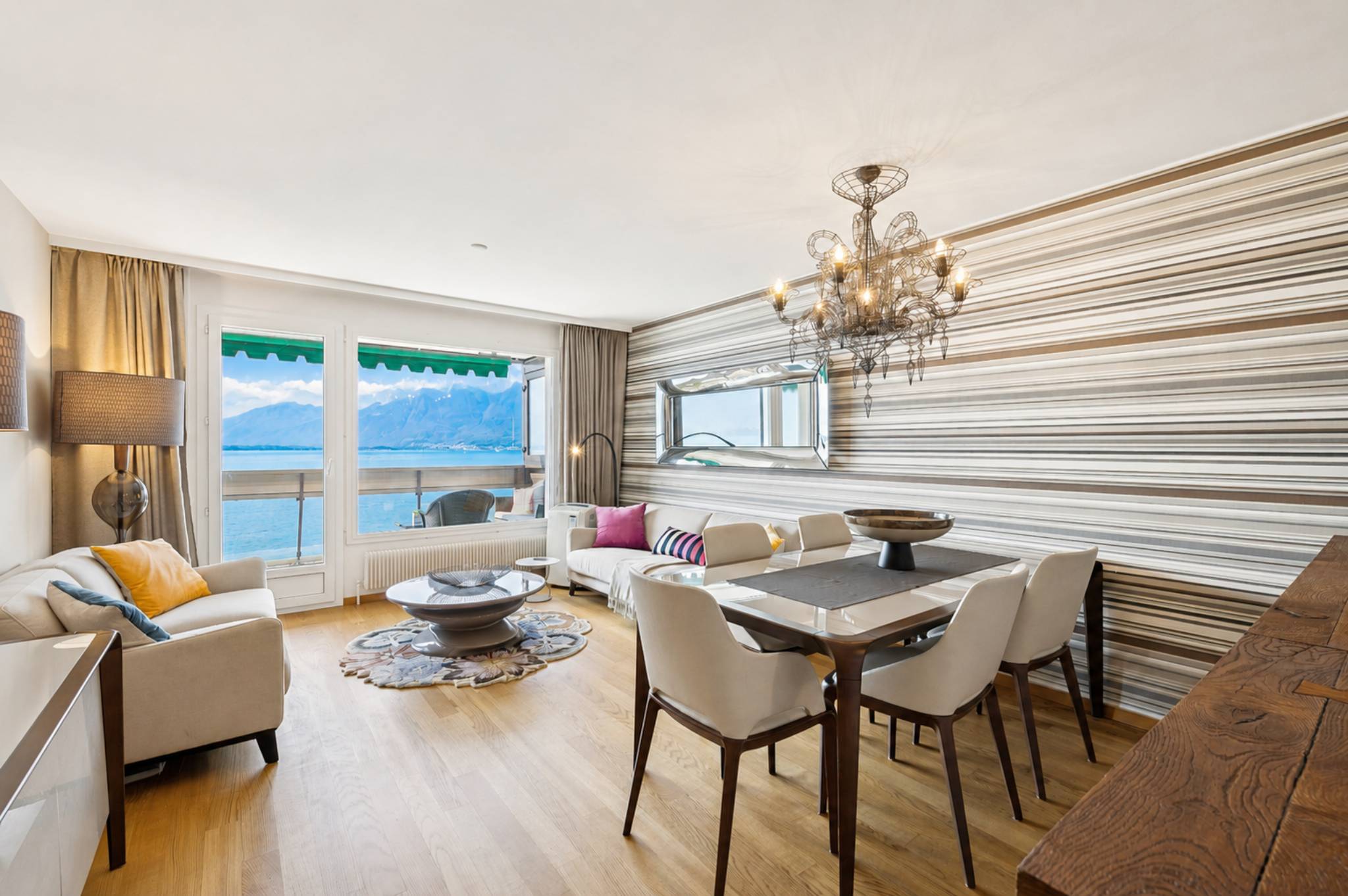 BEL APPARTEMENT PROCHE DE TOUTES LES COMMODITÉS. 
